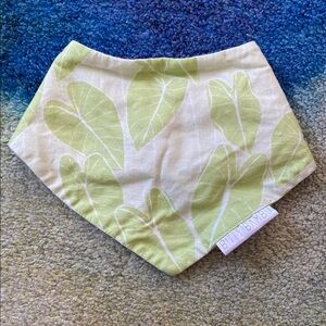 Kalo Print Bandana Bib